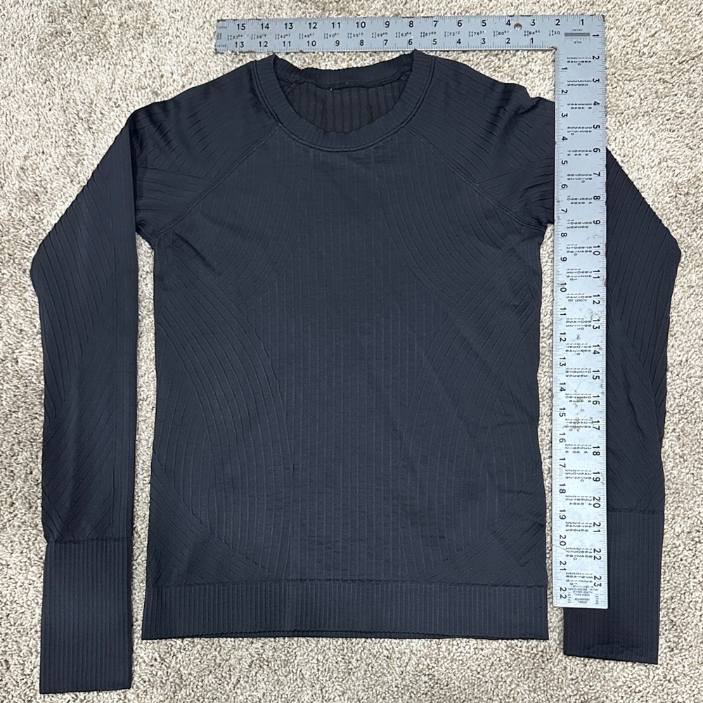 Lululemon Black Long Sleeve Top - Picture 4 of 5